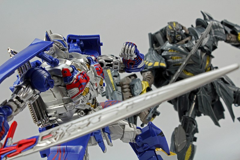 TLK15_CALIBUROPTIMUSPRIME_33.jpg